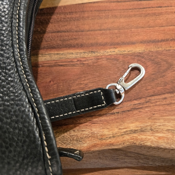 1993 BRIGHTON  Black PEBBLED LEATHER Shoulder Bag with Heart Charm - Picture 12 of 16